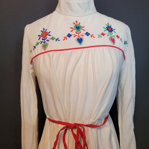 Vintage Nightgown Robe Set Women Size 13 Embroidered Flowers Hearts Tie Waist - Picture 14 of 16